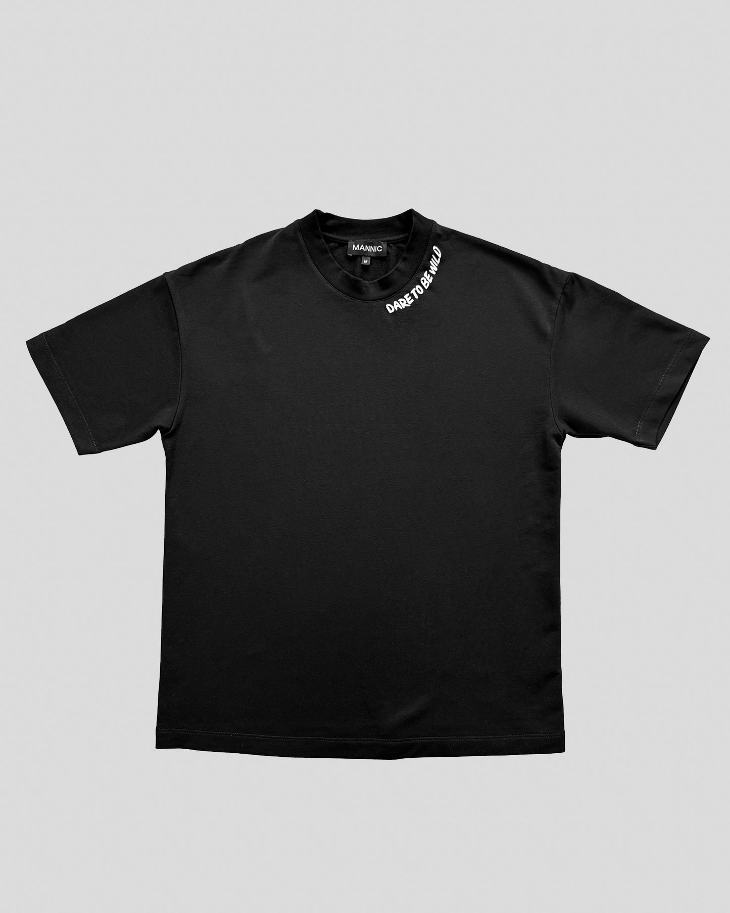 Tricou negru oversize cu print DARE TO BE WILD, cadru frontal
