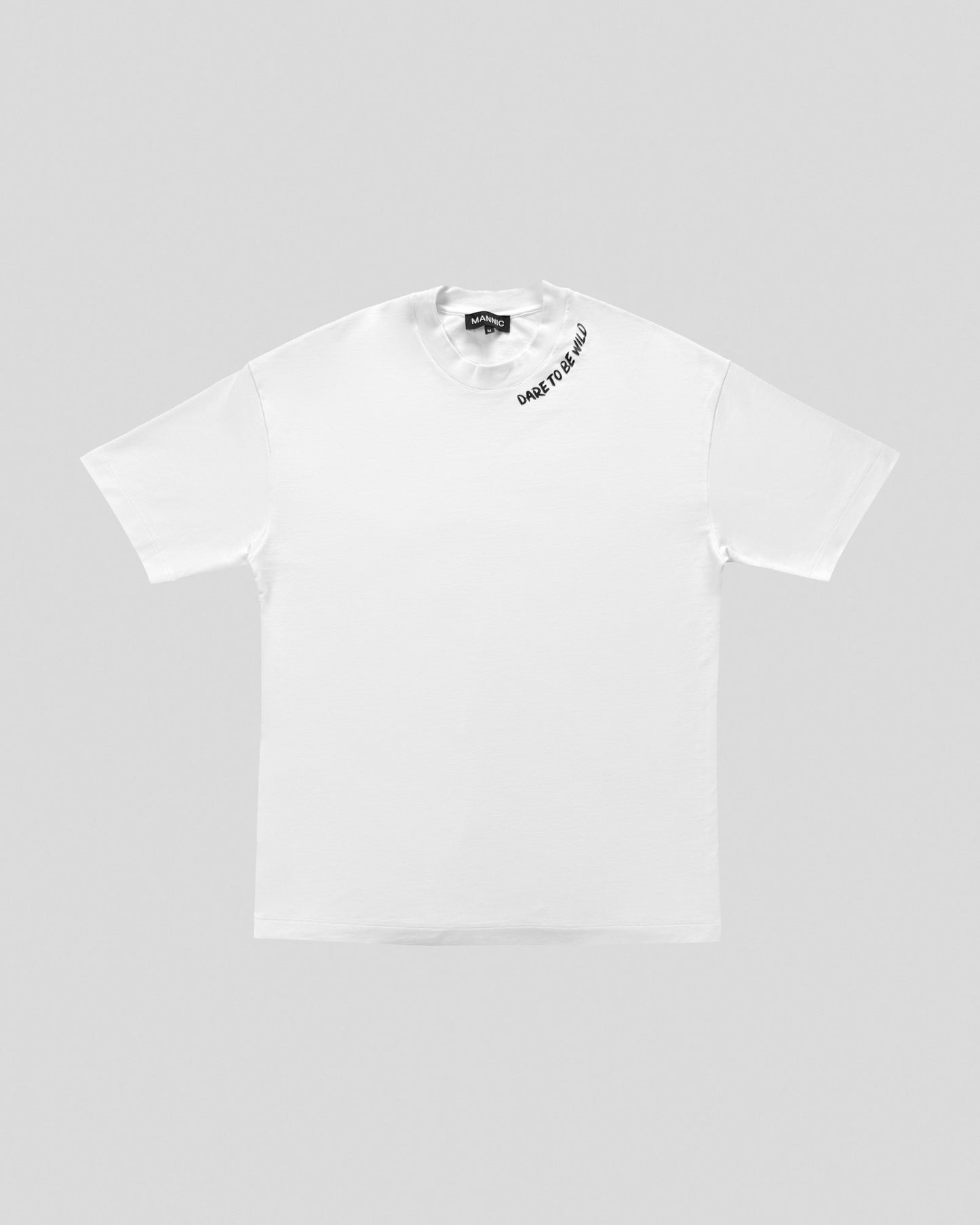 Tricou alb oversize cu print DARE TO BE WILD, cadru frontal